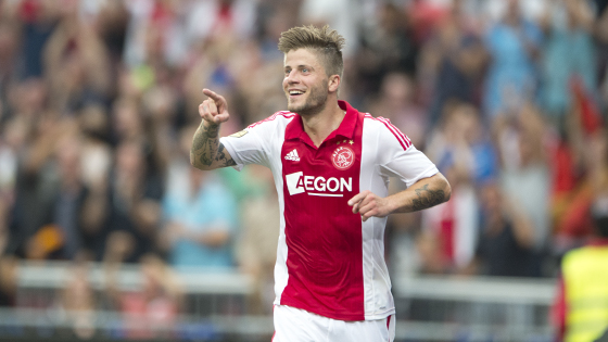 充满悬念和 充满悬念和